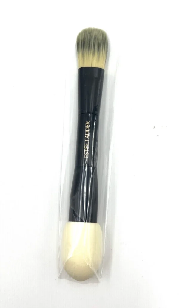 Double-Ended Foundation Brush + Sponge Tool